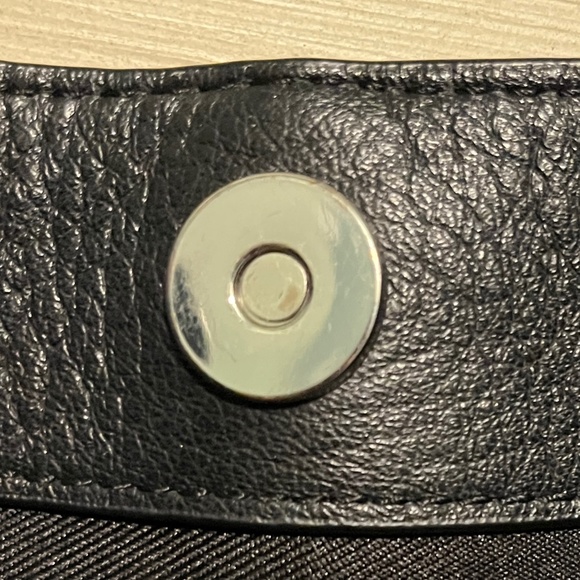 Vince Camuto Large Pebbled Leather Multi Compartment Black Tote Bag Size OS - Picture 4 of 13